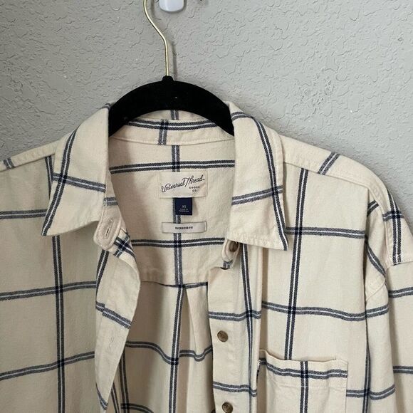 Universal Thread Women’s Oversized Long Sleeve Flannel Size XS - Picture 1 of 4